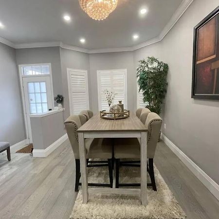 מיסיסאוגה Elegant & Luxurious 3 Bedroom Home מראה חיצוני תמונה