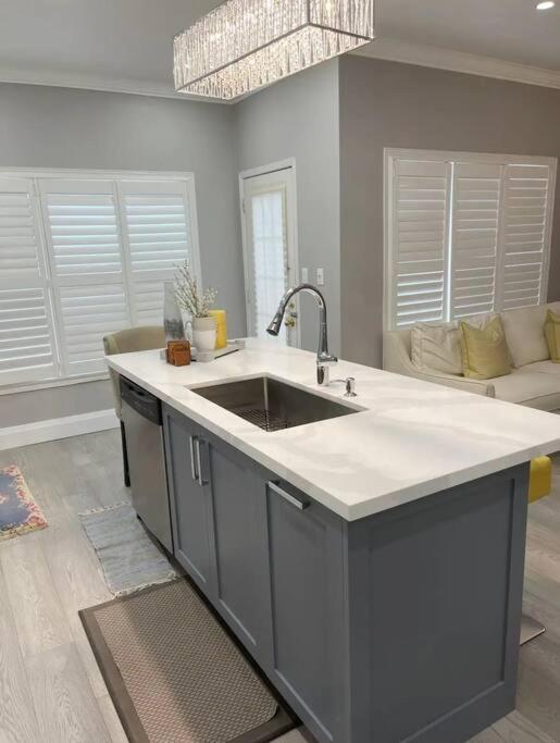 מיסיסאוגה Elegant & Luxurious 3 Bedroom Home מראה חיצוני תמונה